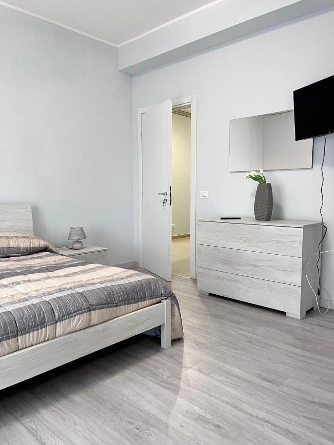 Le Solite Holiday Rooms 산테우페미아 라메지아 외부 사진